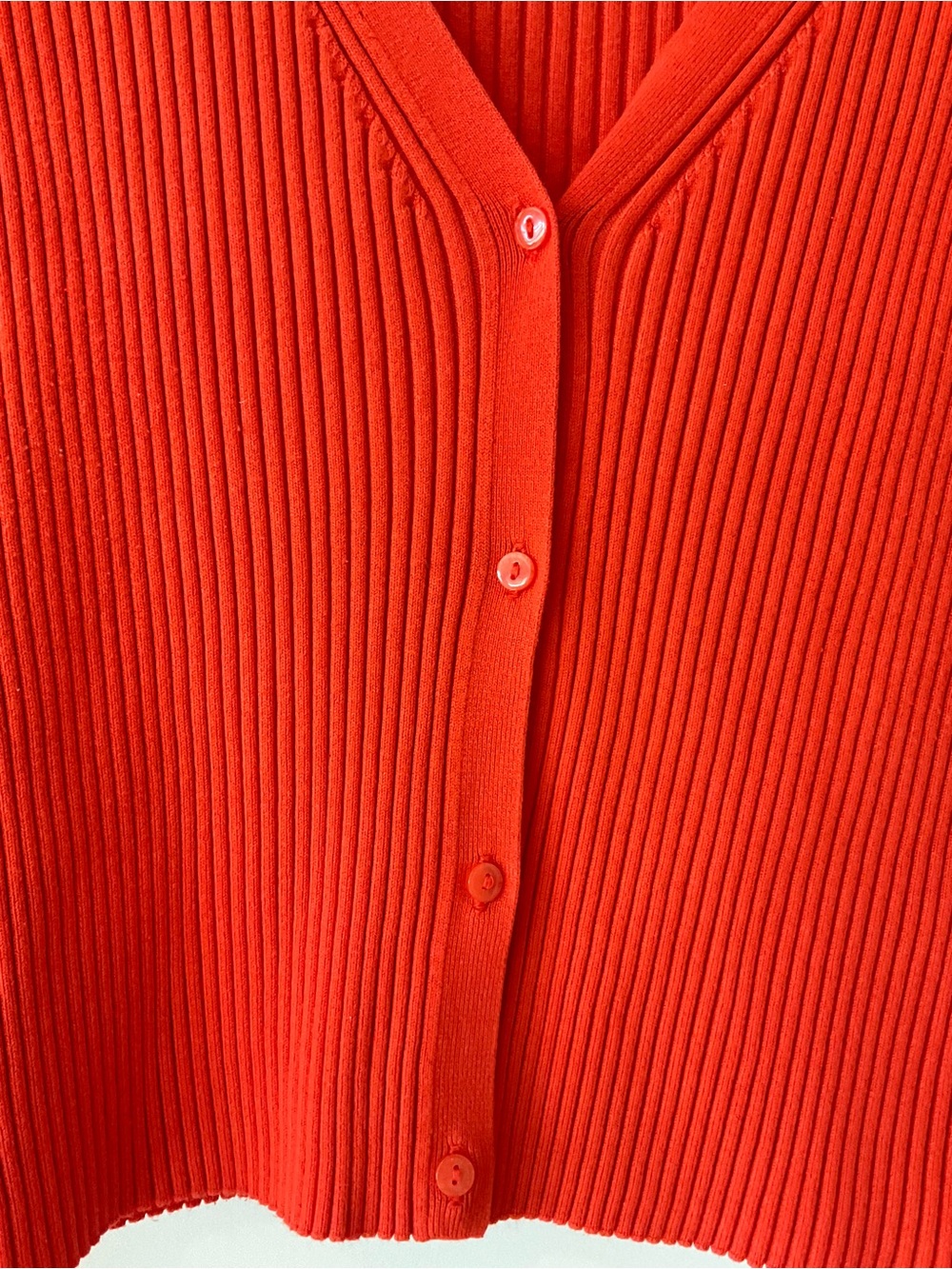 H&M Red Ribbed V-Neck Button-Front Cardigan - Picture 2 of 4
